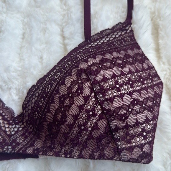Victoria’s Secret Bra - Picture 5 of 7